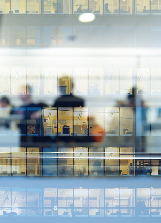 Landscaper trimming bushes Landscaper trimming bushes