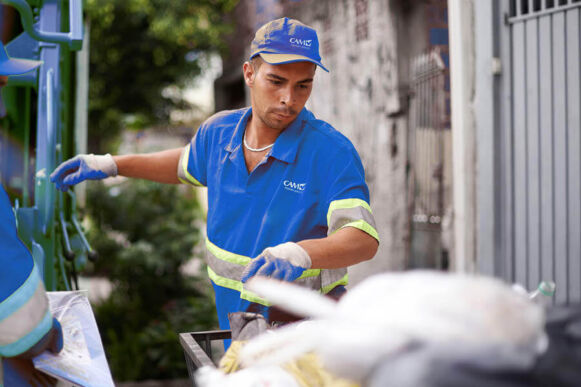 Hauling & Junk Removal Specialist Clearing Property